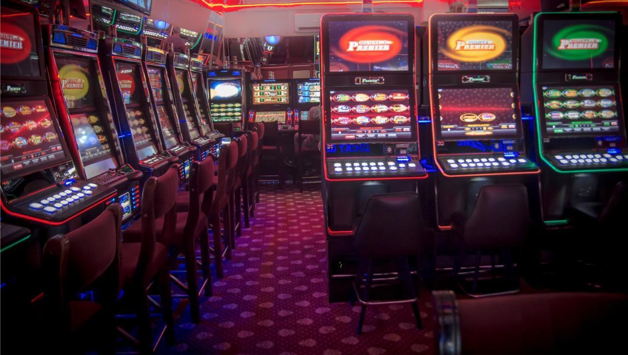 Anadolu Star Hotel & Casino バトゥーミ エクステリア 写真