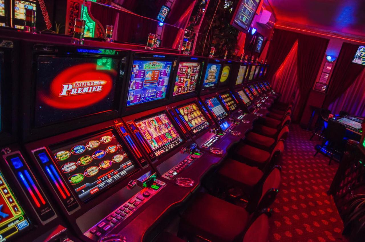Anadolu Star Hotel & Casino バトゥーミ エクステリア 写真